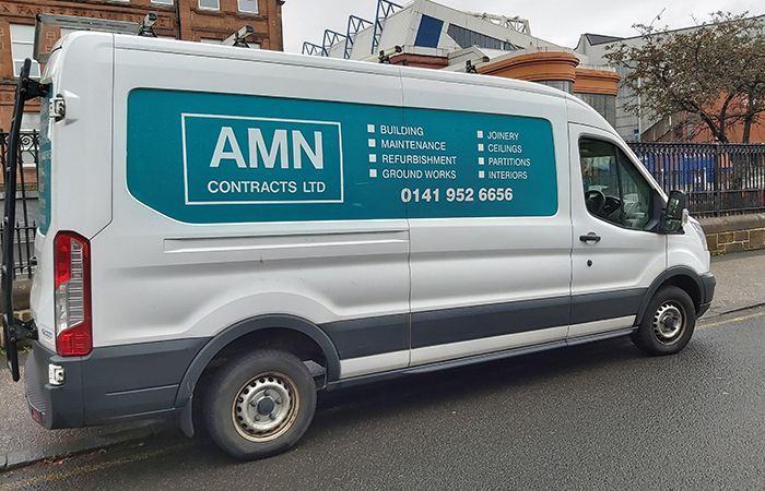 AMN-contracts Vans2